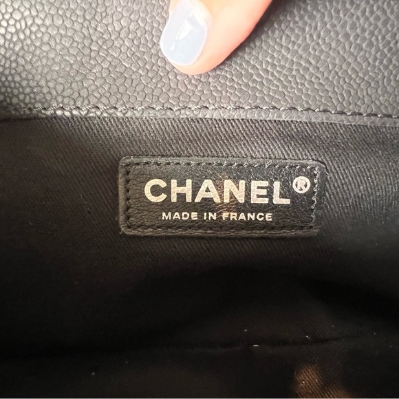 SOLD 13S Chanel Lady Pearly Quilted Flap Black Iridescent
Caviar RHW - Picture 7 of 16